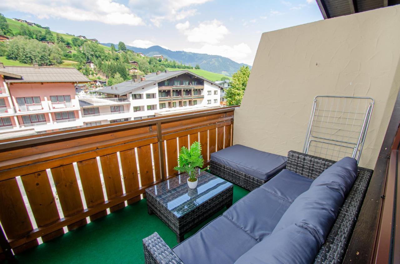Penthouse Eightyone By All In One Apartments Kaprun Eksteriør billede