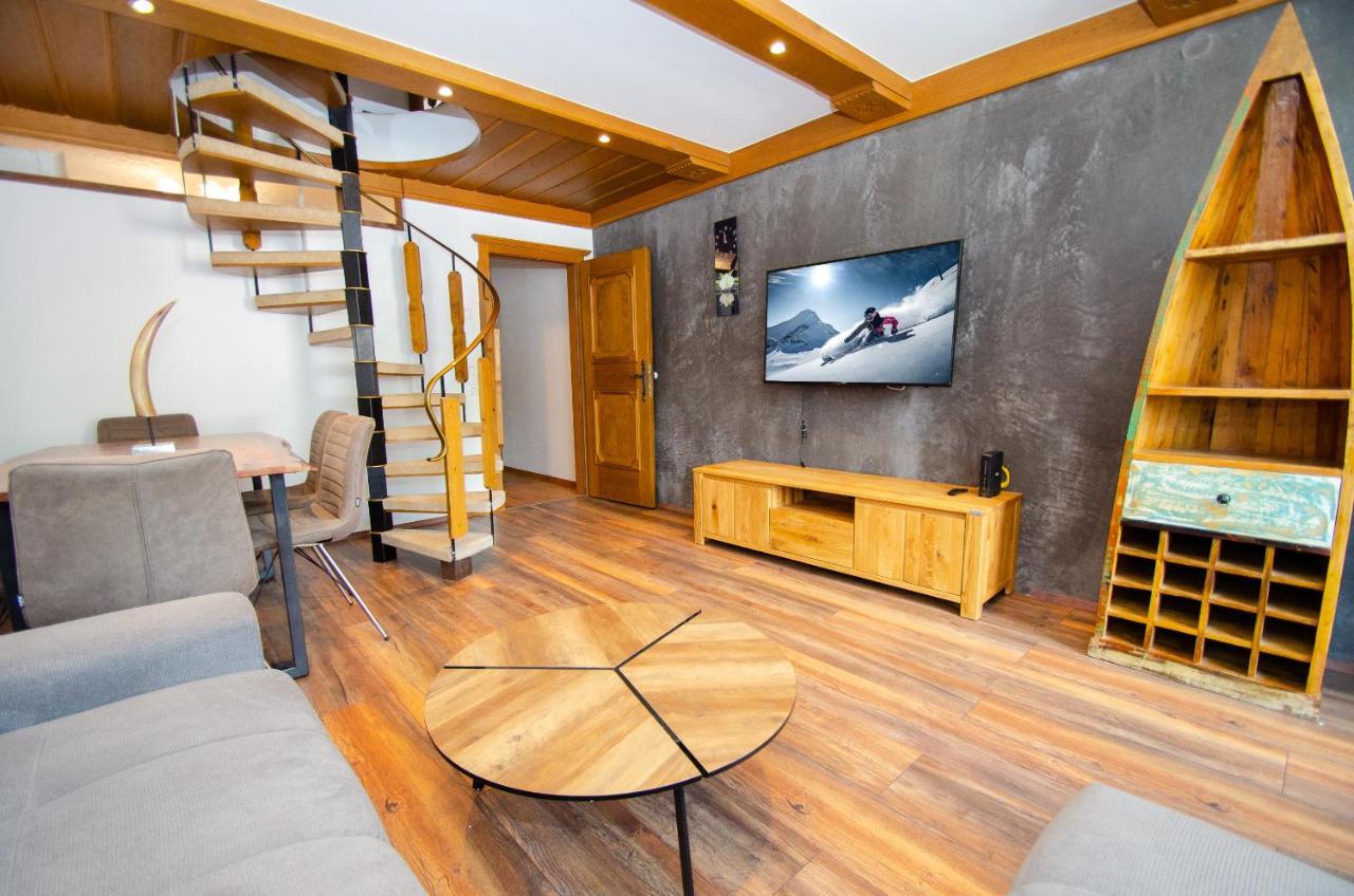 Penthouse Eightyone By All In One Apartments Kaprun Eksteriør billede