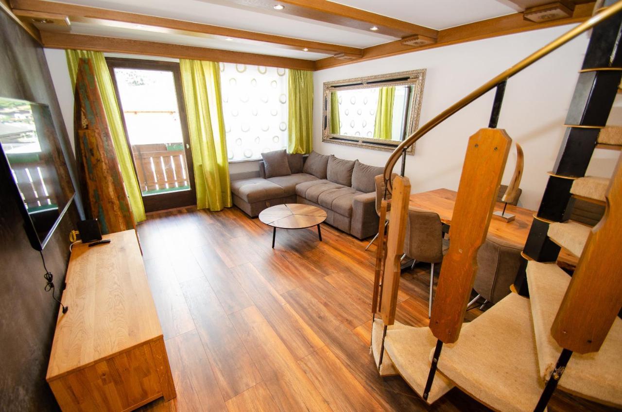 Penthouse Eightyone By All In One Apartments Kaprun Eksteriør billede